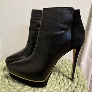 LE SILLA Black Leather/ Suede Point Toe Platform Stiletto Heel Ankle Boots